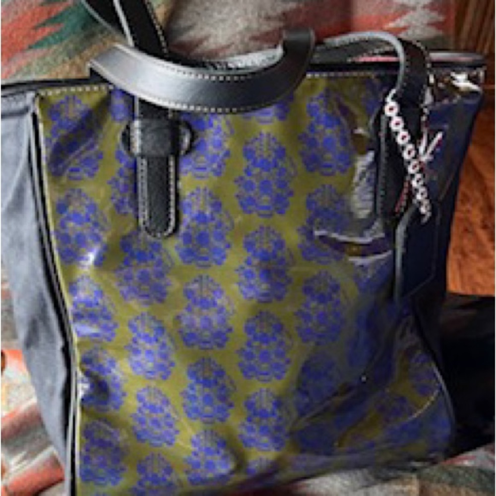 Consuela Tote—Perfect for Fall and Winter.